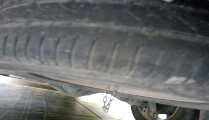 2019 Toyota Innova Crysta 2.8 ZX AT 7 STR, Diesel, Automatic, 1,59,380 km, tyre