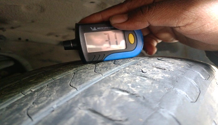 2019 Toyota Innova Crysta 2.8 ZX AT 7 STR, Diesel, Automatic, 1,59,380 km, tyre