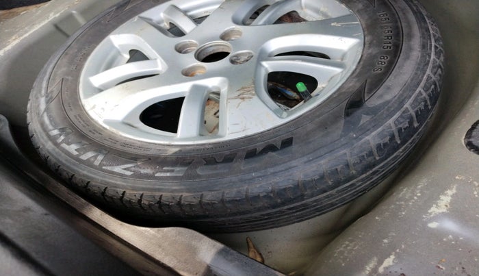 2013 Maruti Swift Dzire ZDI, Diesel, Manual, 2,14,792 km, tyre