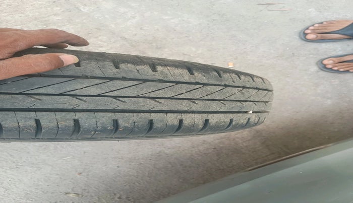 2015 Maruti Swift VDI, Diesel, Manual, 1,28,103 km, tyre