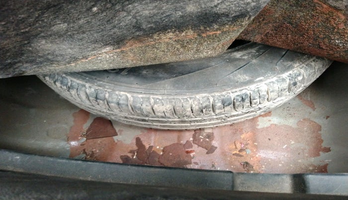 2022 Hyundai Verna SX 1.5 VTVT, Petrol, Manual, 42,897 km, tyre