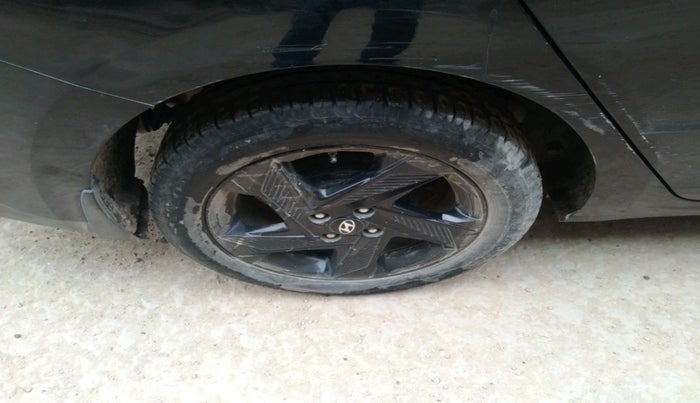 2022 Hyundai Verna SX 1.5 VTVT, Petrol, Manual, 42,897 km, tyre