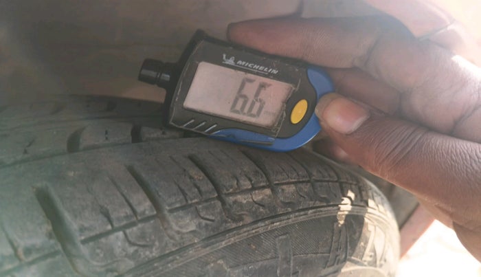 2014 Maruti Alto K10 VXI AMT, Petrol, Automatic, 1,07,007 km, tyre