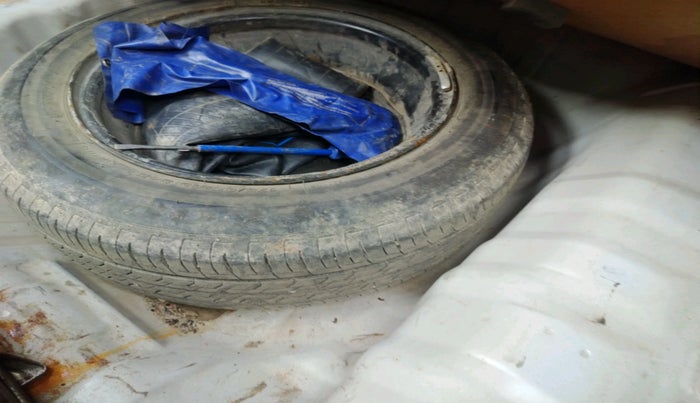 2011 Honda City 1.5L I-VTEC V MT, Petrol, Manual, 1,01,845 km, tyre