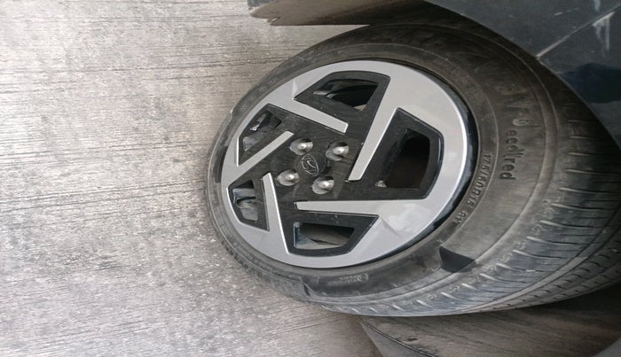 2024 Hyundai GRAND I10 NIOS SPORTZ AMT 1.2 KAPPA VTVT, Petrol, Automatic, 4,044 km, tyre