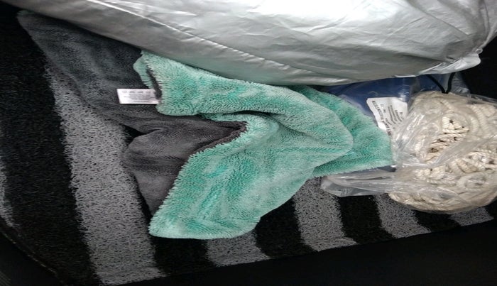 2024 Mahindra XUV 3XO AX5 1.2 L TCMPFI AT, Petrol, Automatic, 17,454 km, tyre