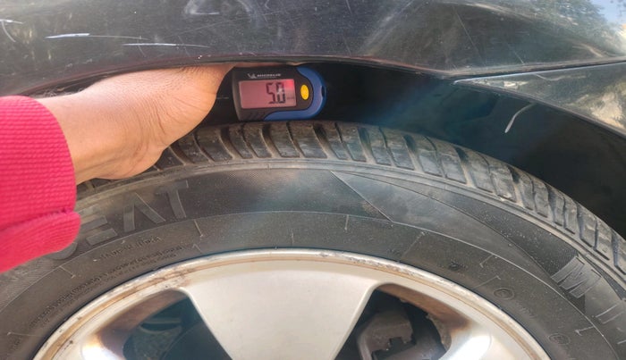 2010 Chevrolet Aveo LT 1.4 ABS, Petrol, Manual, 1,25,066 km, tyre