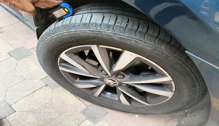 2023 Skoda SLAVIA STYLE 1.0L TSI AT, Petrol, Automatic, 41,884 km, tyre