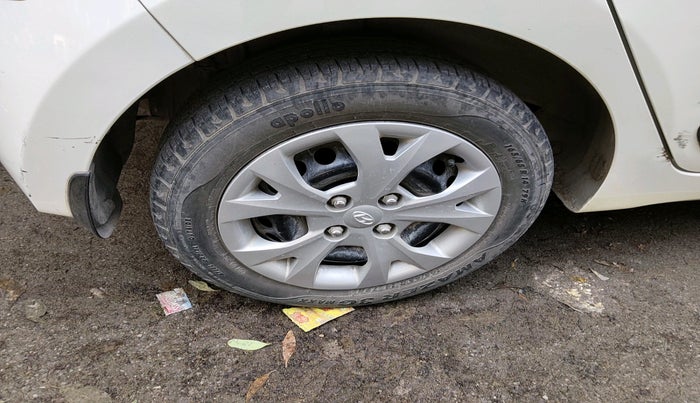 2015 Hyundai Grand i10 SPORTZ 1.2 KAPPA VTVT, Petrol, Manual, 36,533 km, tyre