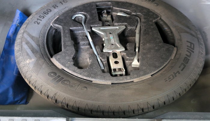 2017 Maruti Vitara Brezza ZDI PLUS, Diesel, Manual, 36,659 km, tyre