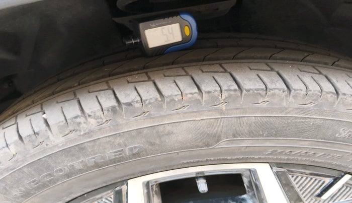 2023 Tata Safari ACCOMPLISHED PLUS DUAL TONE AT, Diesel, Automatic, 13,939 km, tyre