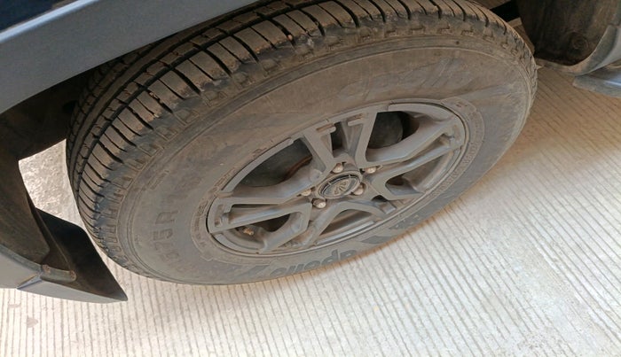 2024 Mahindra BOLERO NEO N 8, Diesel, Manual, 17,596 km, tyre