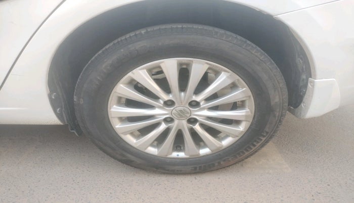 2015 Maruti Ciaz ZXI AT, Petrol, Automatic, 87,083 km, tyre