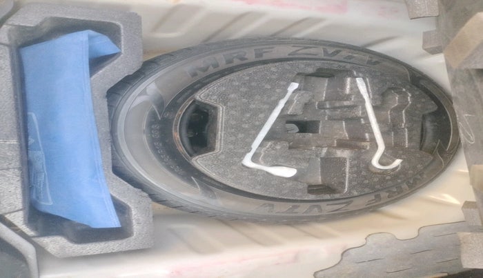 2015 Maruti Ciaz ZXI AT, Petrol, Automatic, 87,083 km, tyre