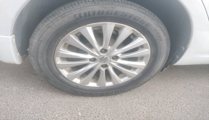 2015 Maruti Ciaz ZXI AT, Petrol, Automatic, 87,083 km, tyre