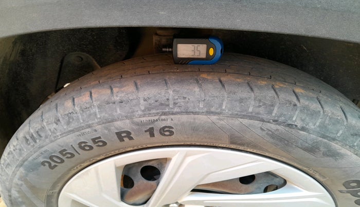 2021 Hyundai Creta EX 1.5 DIESEL, Diesel, Manual, 56,211 km, tyre