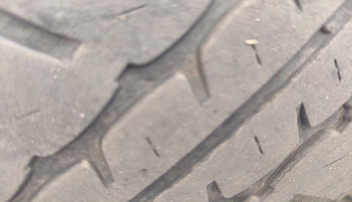 2016 Maruti Wagon R 1.0 VXI, Petrol, Manual, 53,962 km, tyre