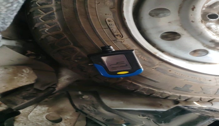 2017 Maruti Wagon R 1.0 LXI CNG, Petrol, Manual, 68,519 km, tyre