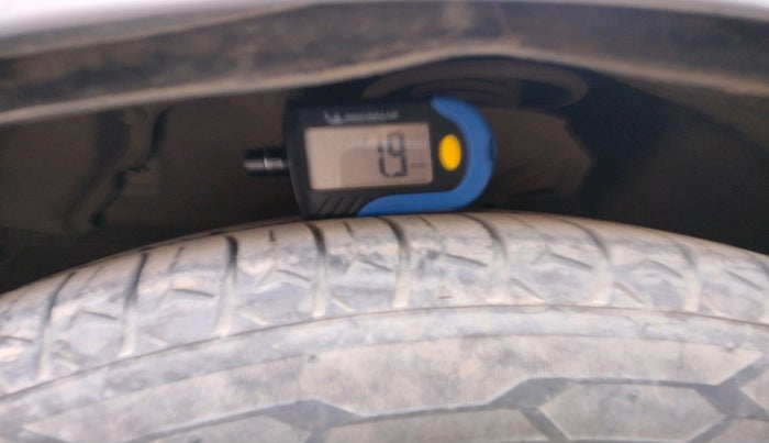 2016 Maruti Celerio VXI CNG, Petrol, Manual, 1,87,606 km, tyre