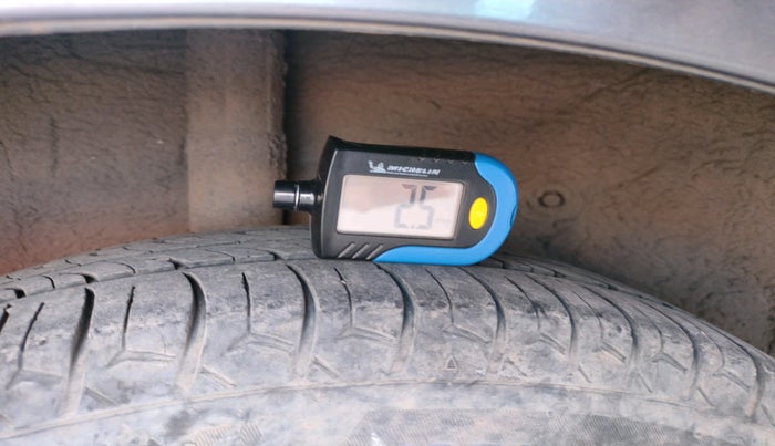 2016 Maruti Celerio VXI CNG, Petrol, Manual, 1,87,606 km, tyre