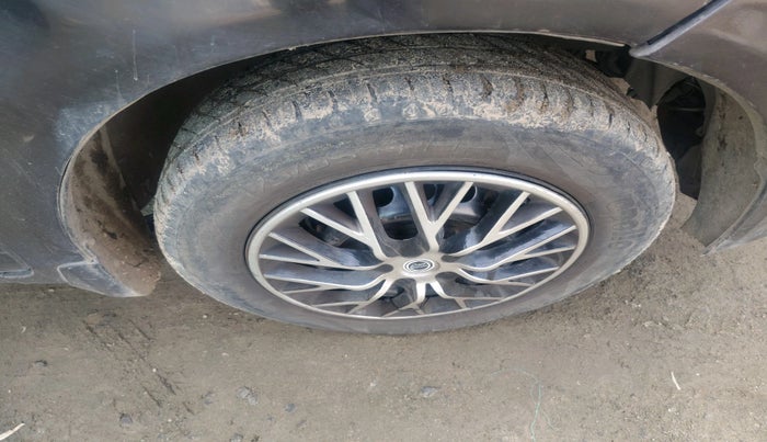 2014 Honda Amaze 1.5L I-DTEC S, Diesel, Manual, 1,19,170 km, tyre