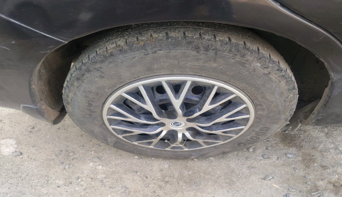 2014 Honda Amaze 1.5L I-DTEC S, Diesel, Manual, 1,19,170 km, tyre