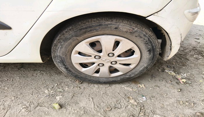 2012 Hyundai i10 MAGNA 1.2, Petrol, Manual, 90,424 km, tyre