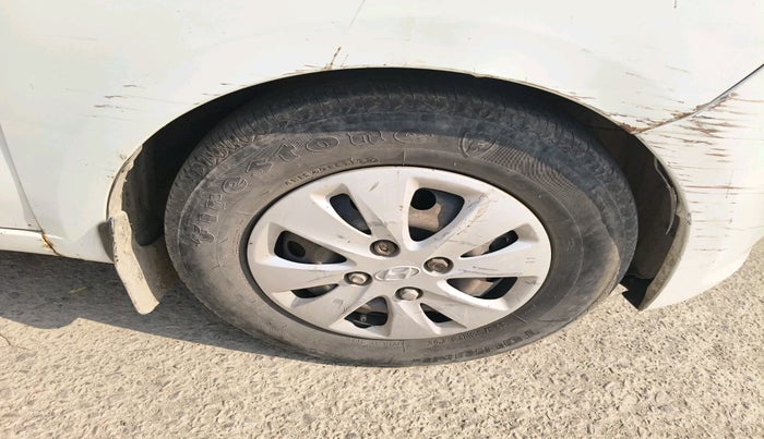 2012 Hyundai i10 MAGNA 1.2, Petrol, Manual, 90,424 km, tyre