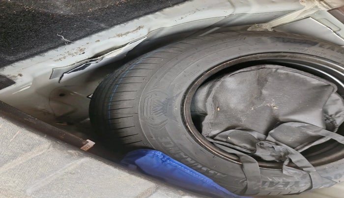 2024 Tata NEXON CREATIVE PLUS 1.2 REVOTRON 6 AMT, Petrol, Automatic, 51,177 km, tyre