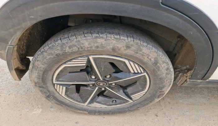 2024 Tata NEXON CREATIVE PLUS 1.2 REVOTRON 6 AMT, Petrol, Automatic, 51,177 km, tyre