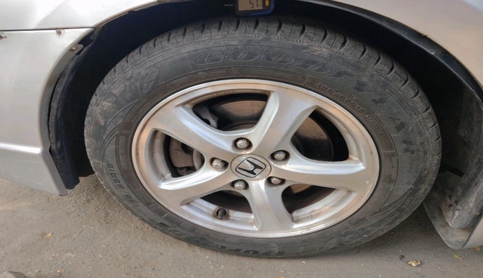 2010 Honda Civic 1.8L I-VTEC V AT, Petrol, Automatic, 1,17,429 km, tyre