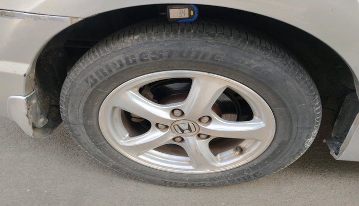 2010 Honda Civic 1.8L I-VTEC V AT, Petrol, Automatic, 1,17,429 km, tyre