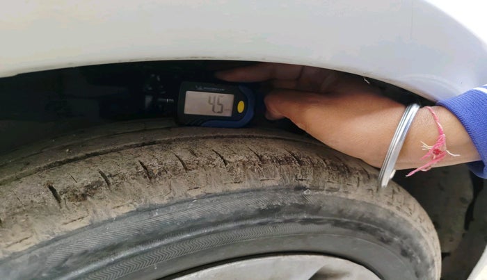 2015 Ford Figo Aspire AMBIENTE 1.2 PETROL, Petrol, Manual, 56,481 km, tyre