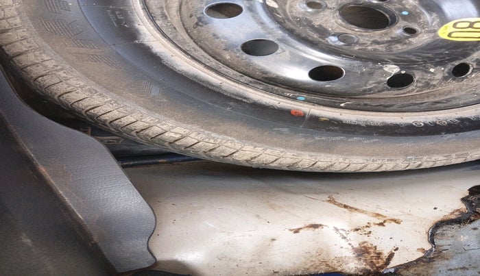 2015 Maruti Swift Dzire ZXI, Petrol, Manual, 1,31,839 km, tyre