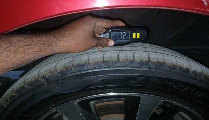 2020 Toyota YARIS V MT, Petrol, Manual, 29,531 km, tyre