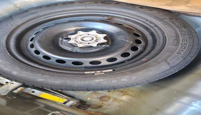 2014 Hyundai Grand i10 ASTA 1.1 CRDI, Diesel, Manual, 1,32,804 km, tyre