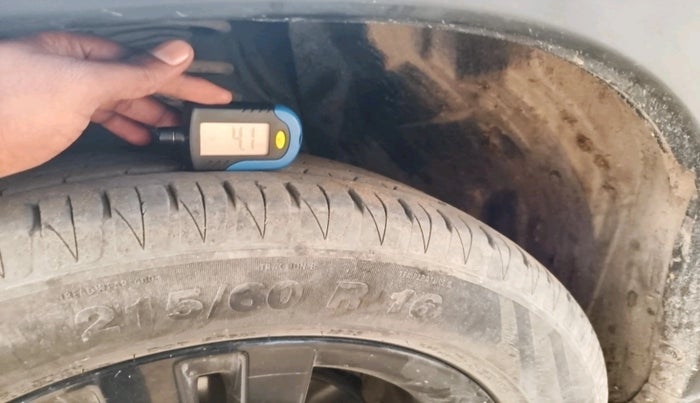 2018 Maruti Vitara Brezza ZDI PLUS DUAL TONE, Diesel, Manual, 93,830 km, tyre