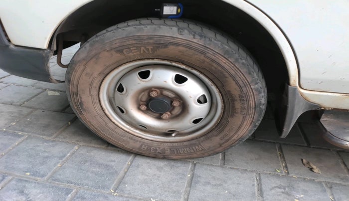 2017 Maruti Eeco 5 STR WITH A/C+HTR, Petrol, Manual, 2,32,491 km, tyre