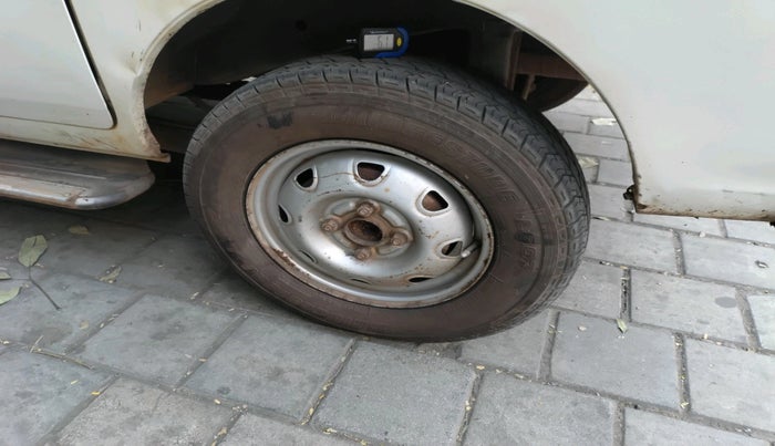 2017 Maruti Eeco 5 STR WITH A/C+HTR, Petrol, Manual, 2,32,491 km, tyre