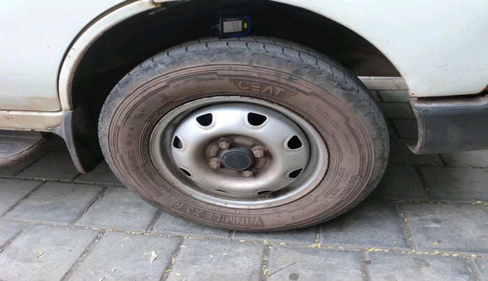 2017 Maruti Eeco 5 STR WITH A/C+HTR, Petrol, Manual, 2,32,491 km, tyre