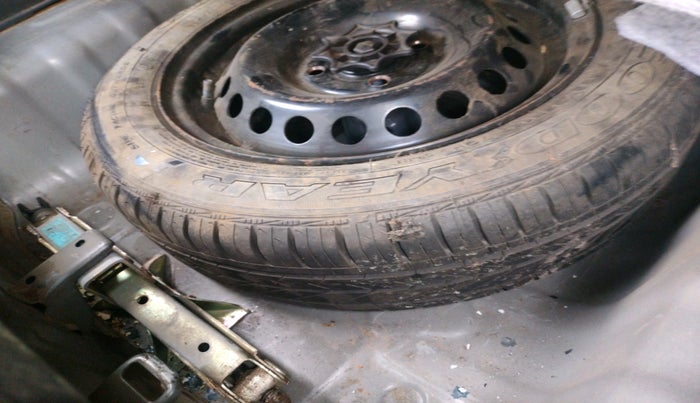 2016 Hyundai Grand i10 SPORTZ 1.2 KAPPA VTVT, Petrol, Manual, 87,120 km, tyre