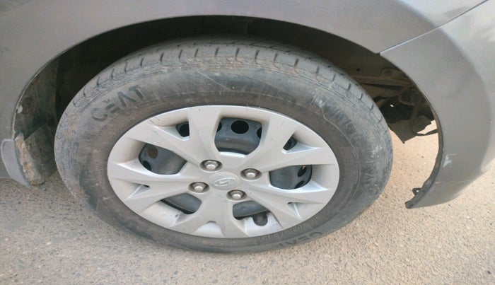 2016 Hyundai Grand i10 SPORTZ 1.2 KAPPA VTVT, Petrol, Manual, 87,120 km, tyre