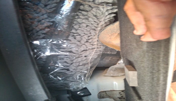 2022 Mahindra XUV300 W8 1.2 PETROL, Petrol, Manual, 39,046 km, tyre