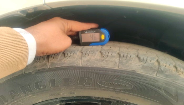 2016 Mahindra Scorpio S6 PLUS INTELLI-HYBRID, Diesel, Manual, 70,593 km, tyre