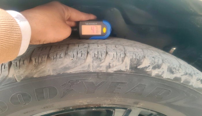 2016 Mahindra Scorpio S6 PLUS INTELLI-HYBRID, Diesel, Manual, 70,593 km, tyre