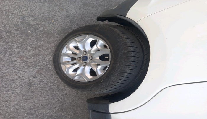 2015 Ford Ecosport TITANIUM 1.0L ECOBOOST, Petrol, Manual, 36,855 km, tyre