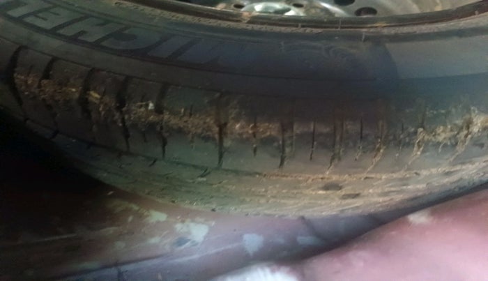 2010 Honda Jazz 1.2 L I-VTEC SELECT, Petrol, Manual, 75,504 km, tyre