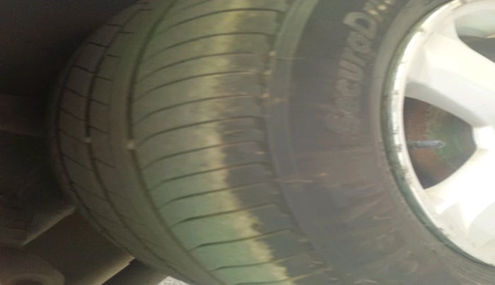 2010 Honda Jazz 1.2 L I-VTEC SELECT, Petrol, Manual, 75,504 km, tyre