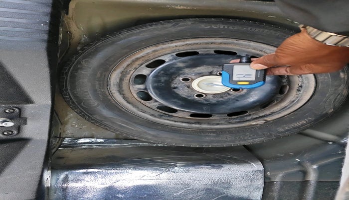 2010 Ford Figo TITANIUM 1.2 PETROL, Petrol, Manual, 1,20,484 km, tyre