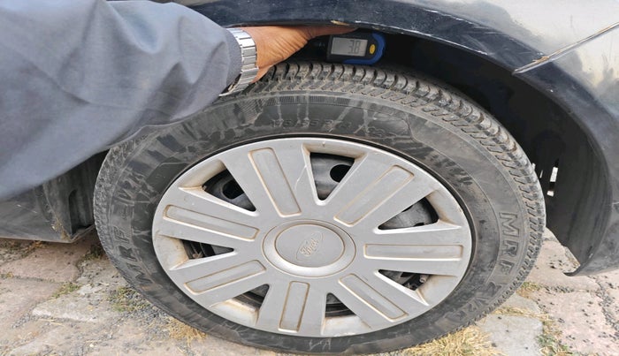 2010 Ford Figo TITANIUM 1.2 PETROL, Petrol, Manual, 1,20,484 km, tyre